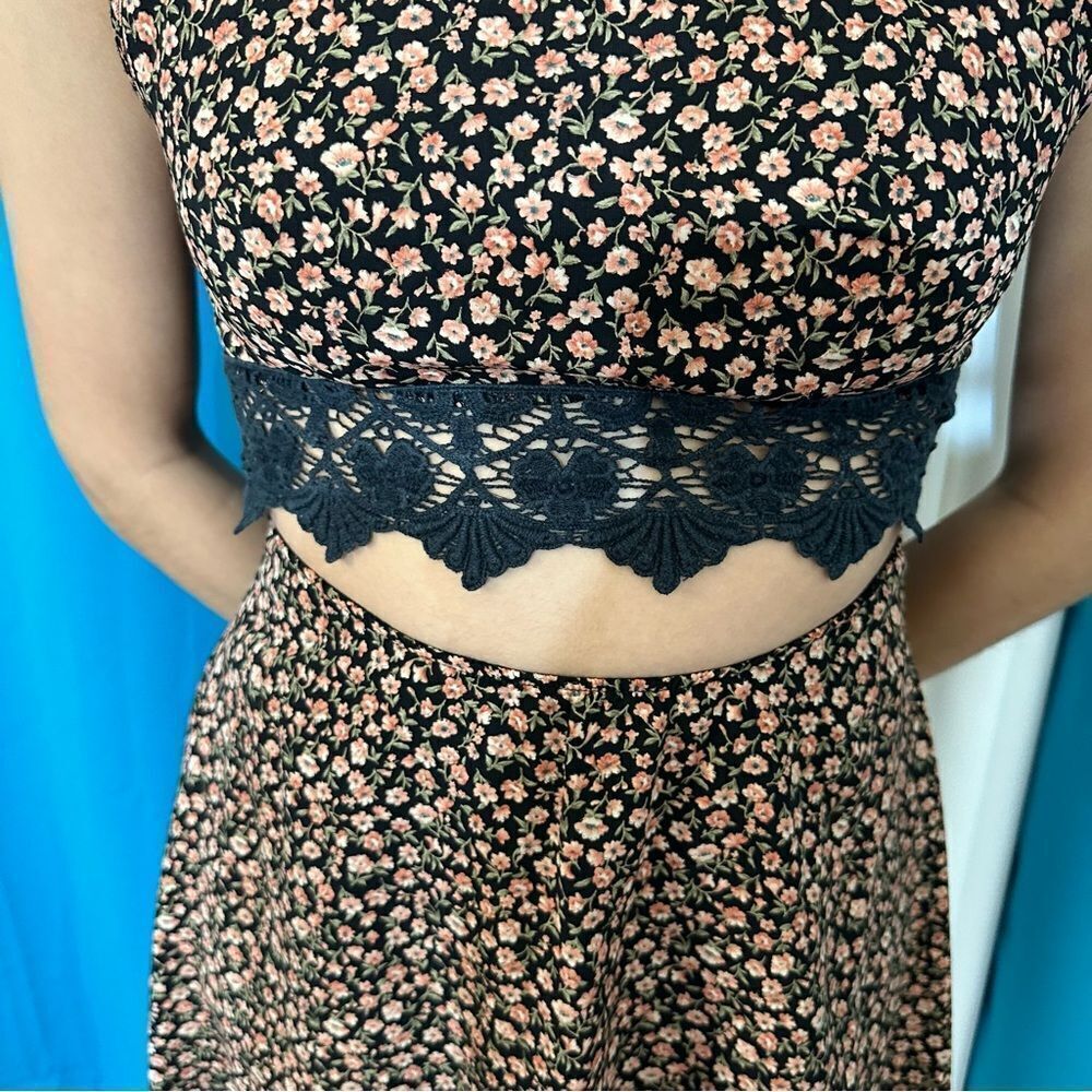 💚 C12 TOBI dress with lace accent - Picture 4 of 6